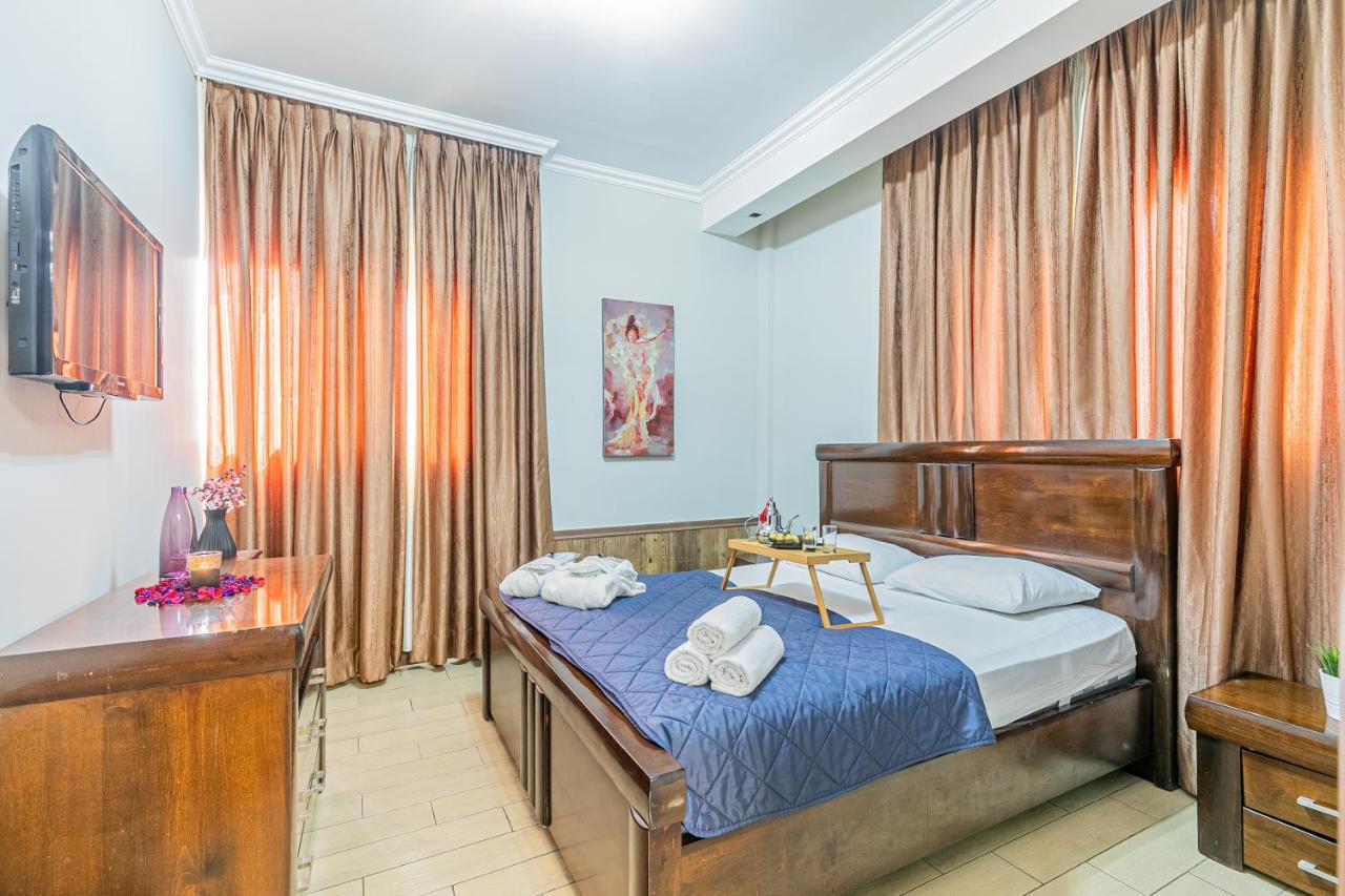 House Hotel